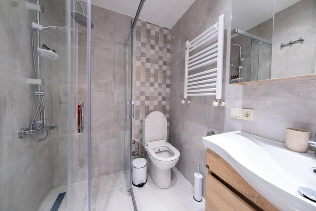 Elegant, Spacious, Quiet 3br Near Historic Center Apartament *