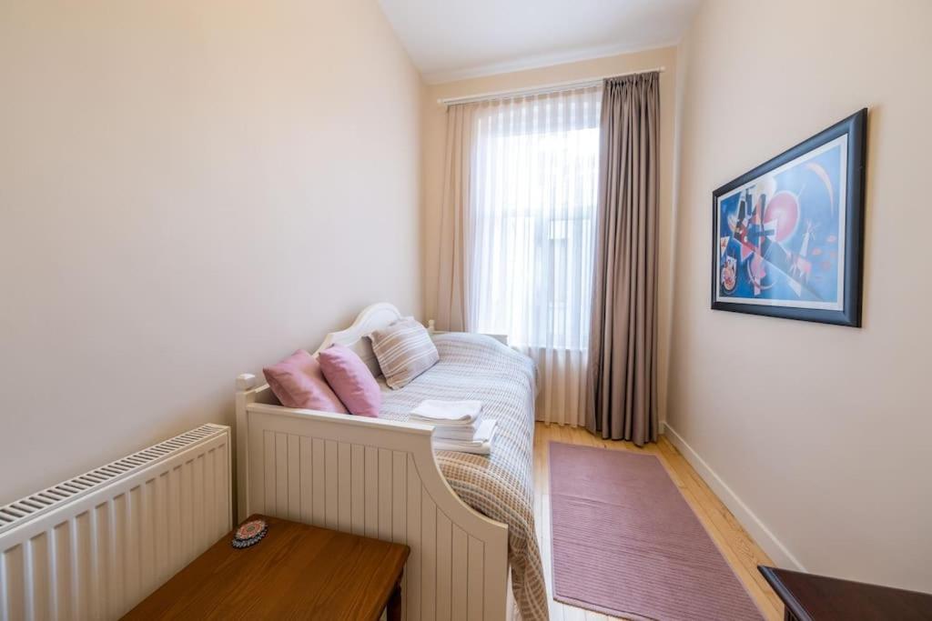 Apartament Elegant, Spacious, Quiet 3br Near Historic Center *