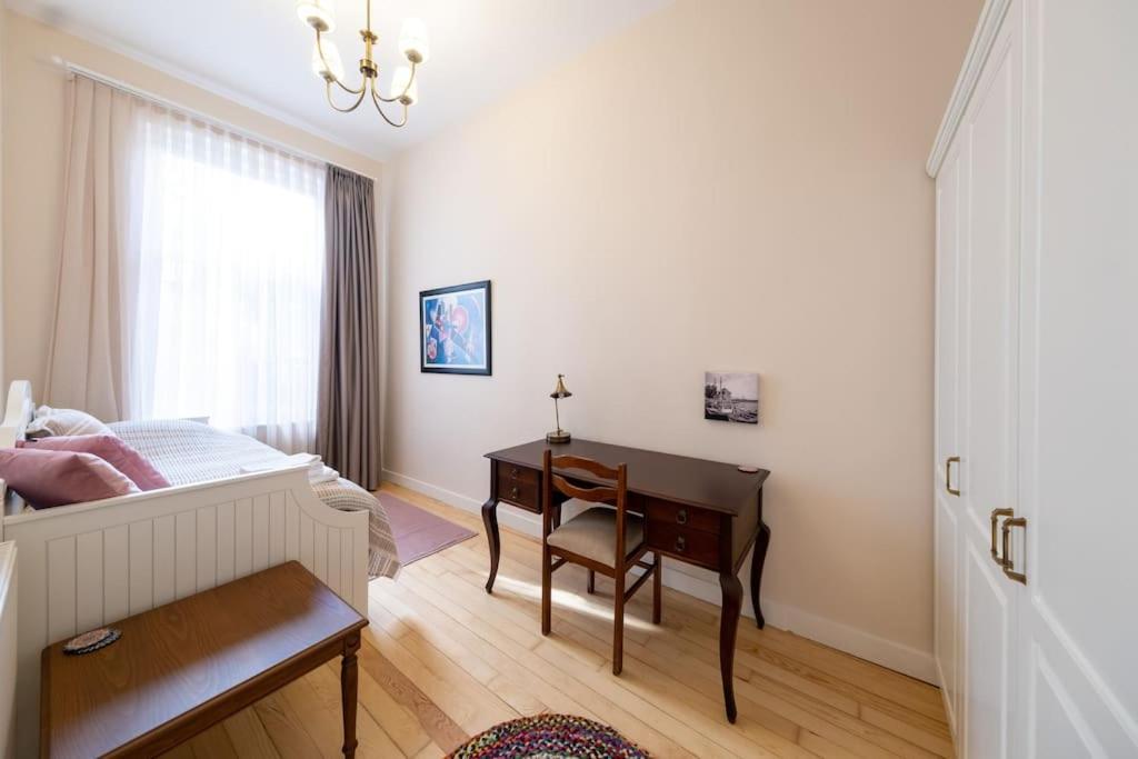 Elegant, Spacious, Quiet 3br Near Historic Center Daire İstanbul
