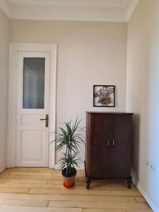 Daire Elegant, Spacious, Quiet 3br Near Historic Center *
