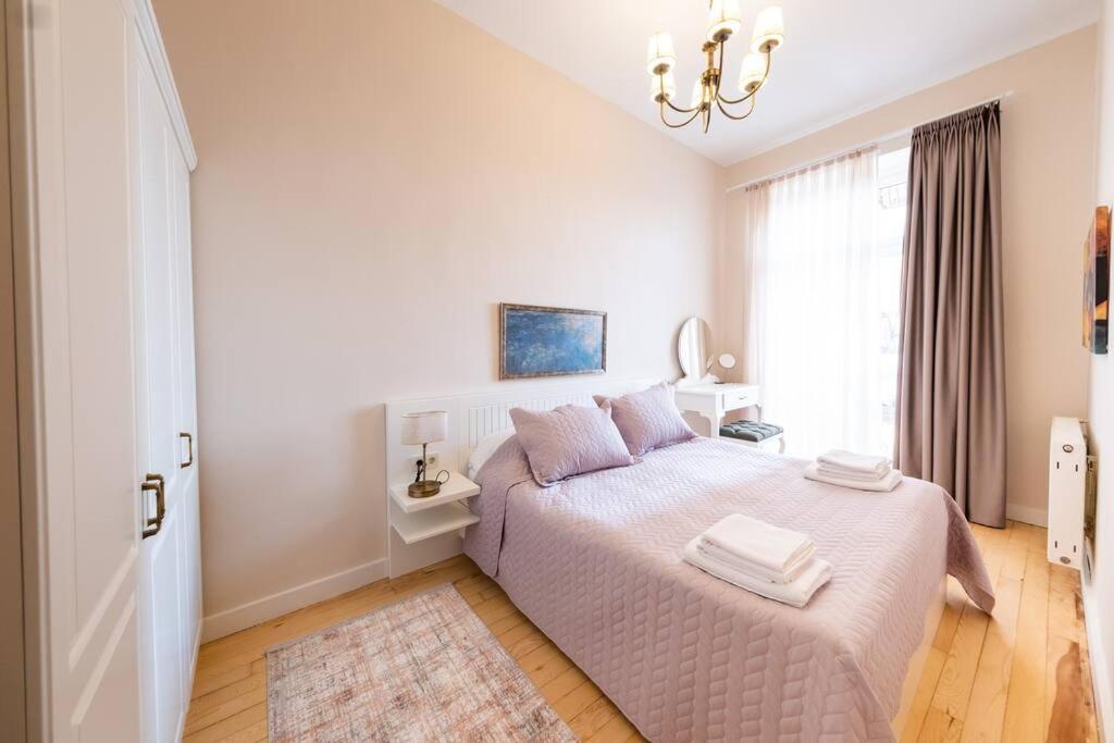 Elegant, Spacious, Quiet 3br Near Historic Center