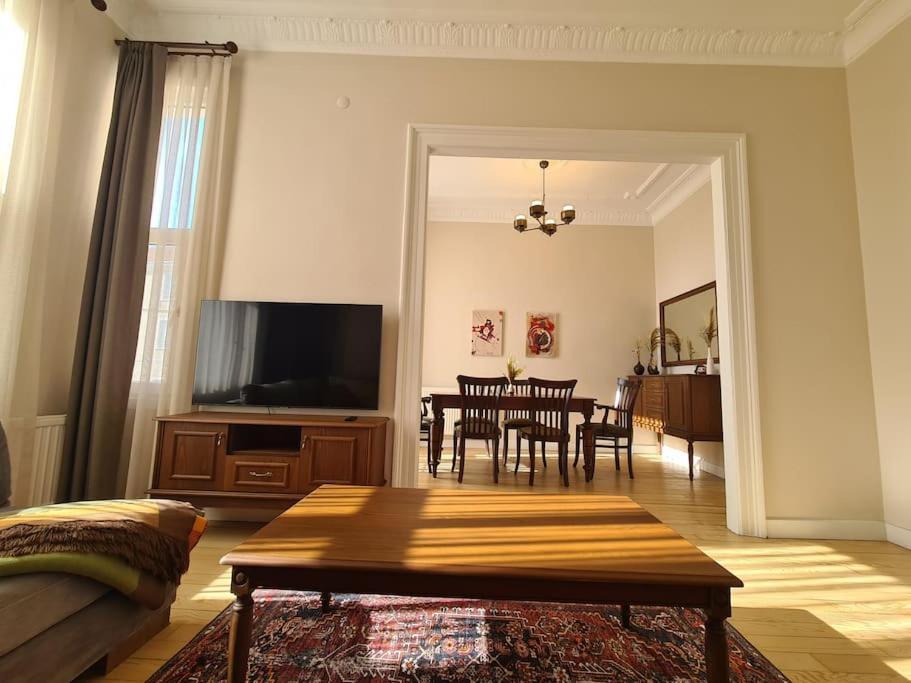 Appartamento Elegant, Spacious, Quiet 3br Near Historic Center Provincia di Istanbul